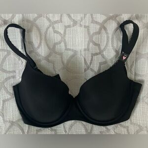 Victoria’s Secret bra 34DDD